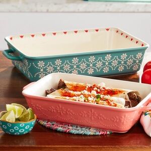 The Pioneer Woman Teal and Coral Bakeware Set